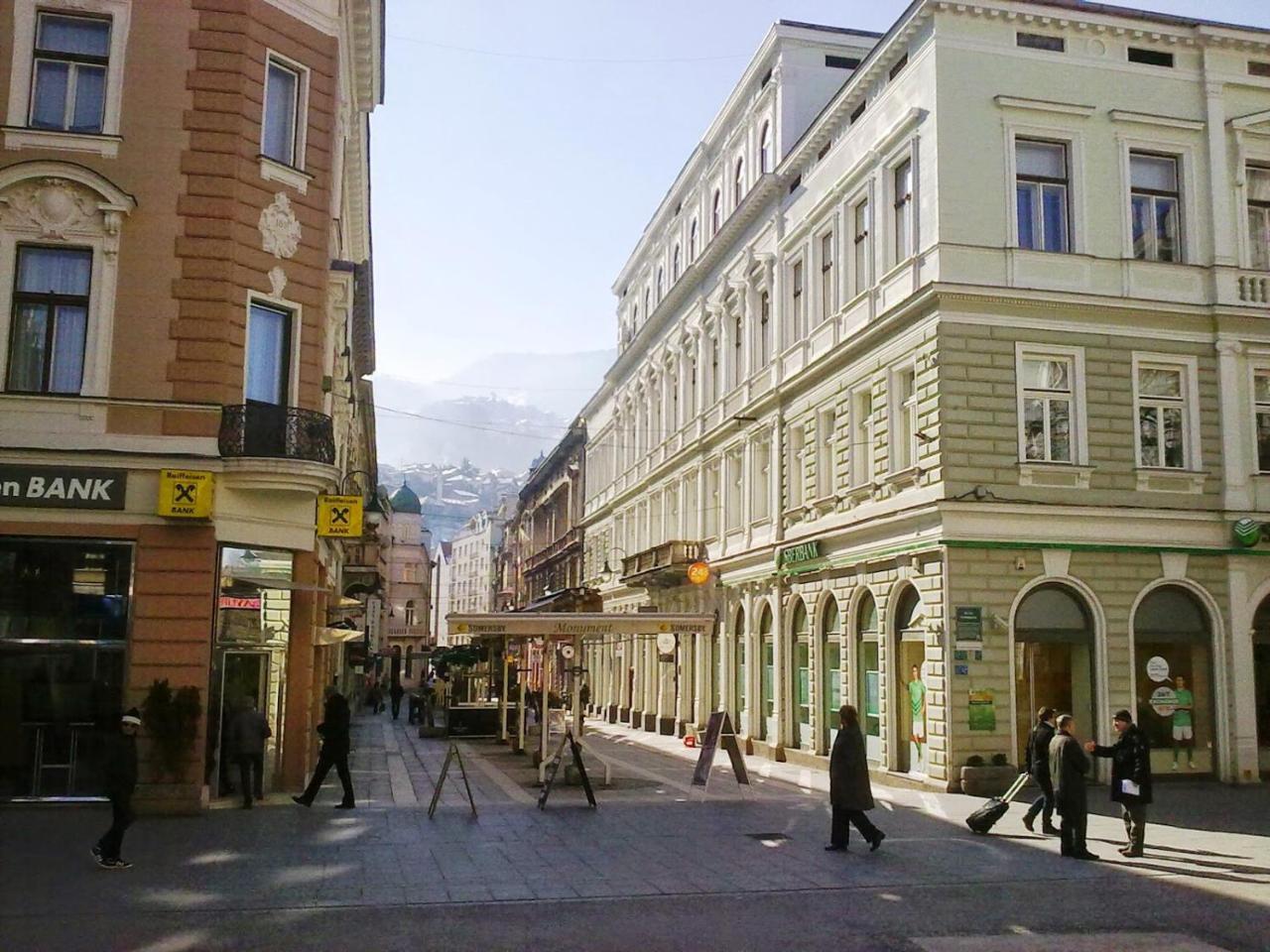 Chic Apartment In The Downtown - The Best Location Szarajevó Kültér fotó